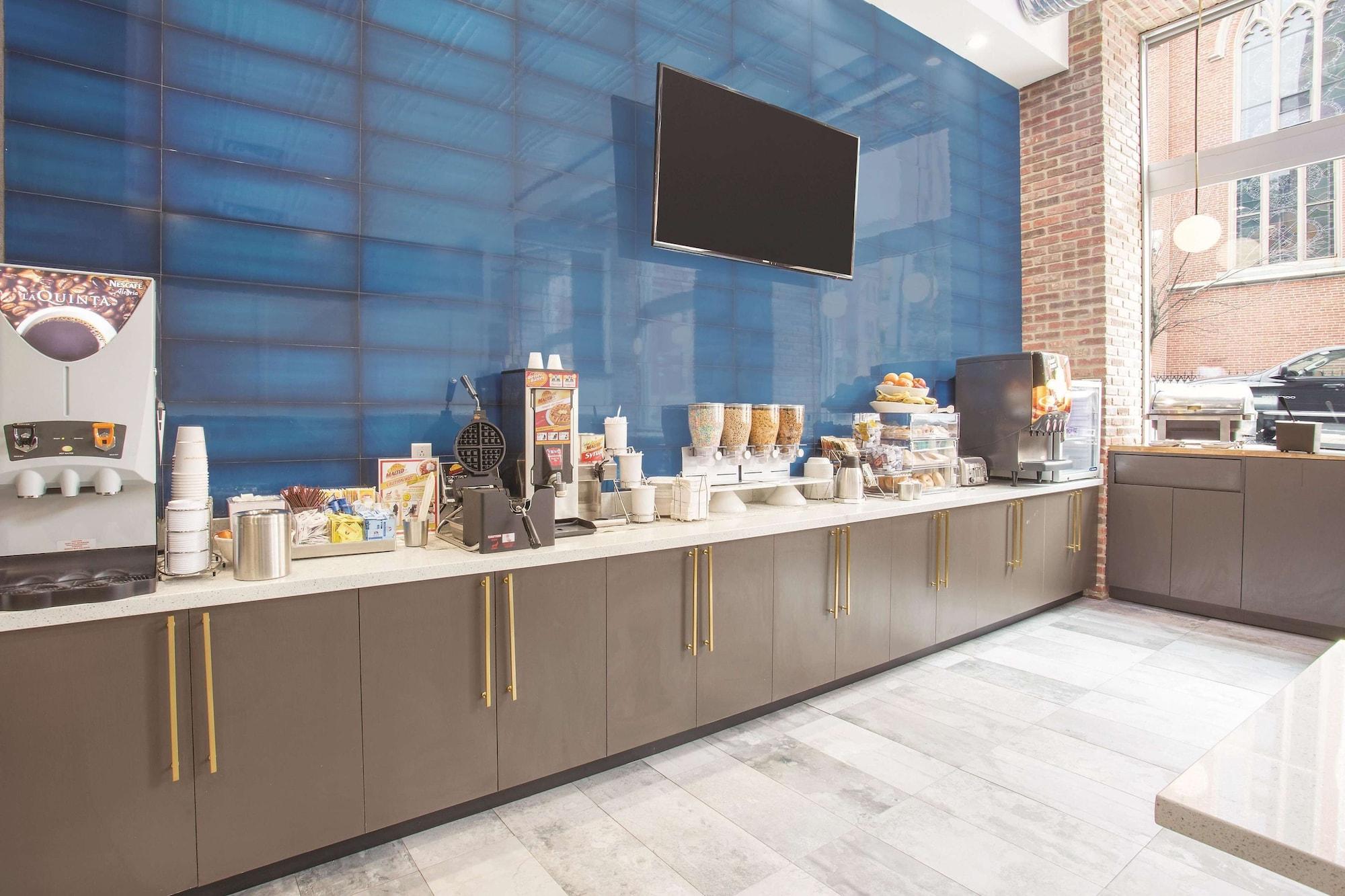 Restaurant La Quinta Inn & Suites by Wyndham Baltimore Downtown