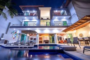 Alquiler Vacacional - VILLA AZUL PACIFICO Ocean-front Villa 5 minutes from town.