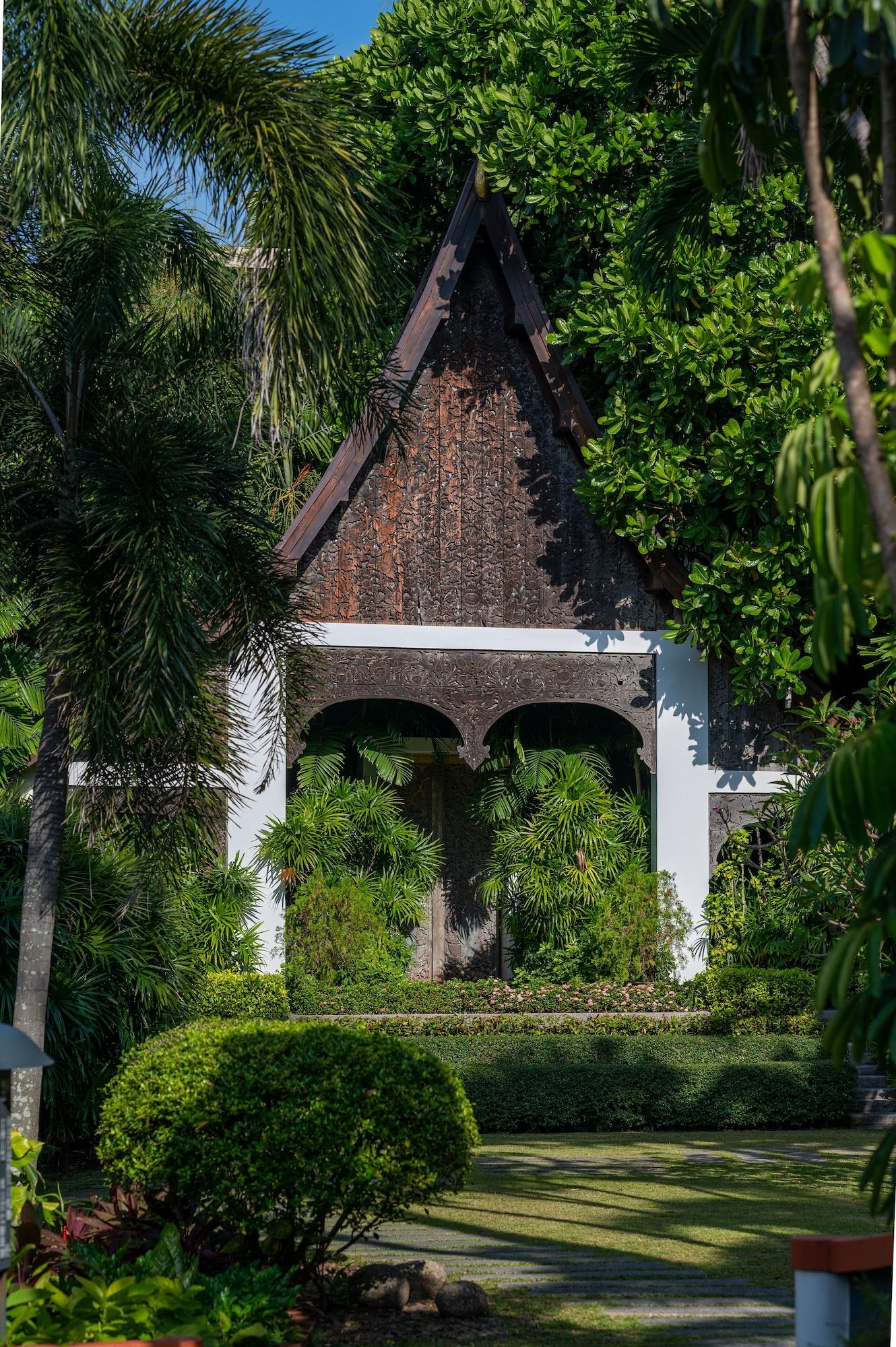 Vista Exterior Mom Tri's Villa Royale