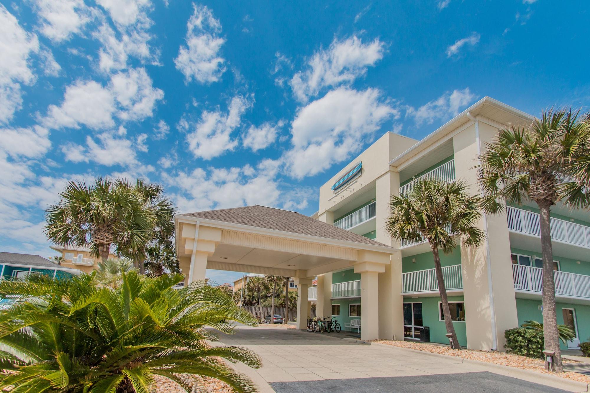 Vista Exterior Surf & Sand Hotel