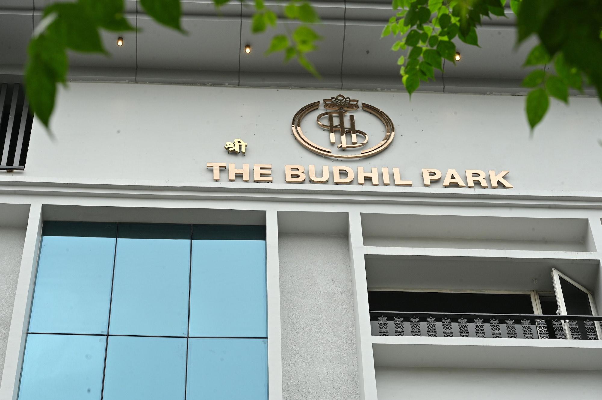 Varios The Budhil Park