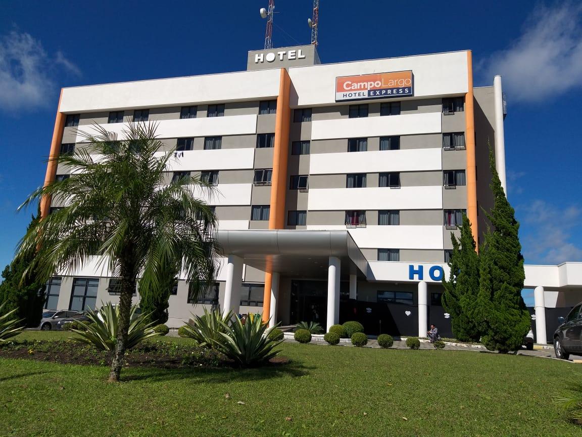Vista Exterior Hotel Campo Largo Express