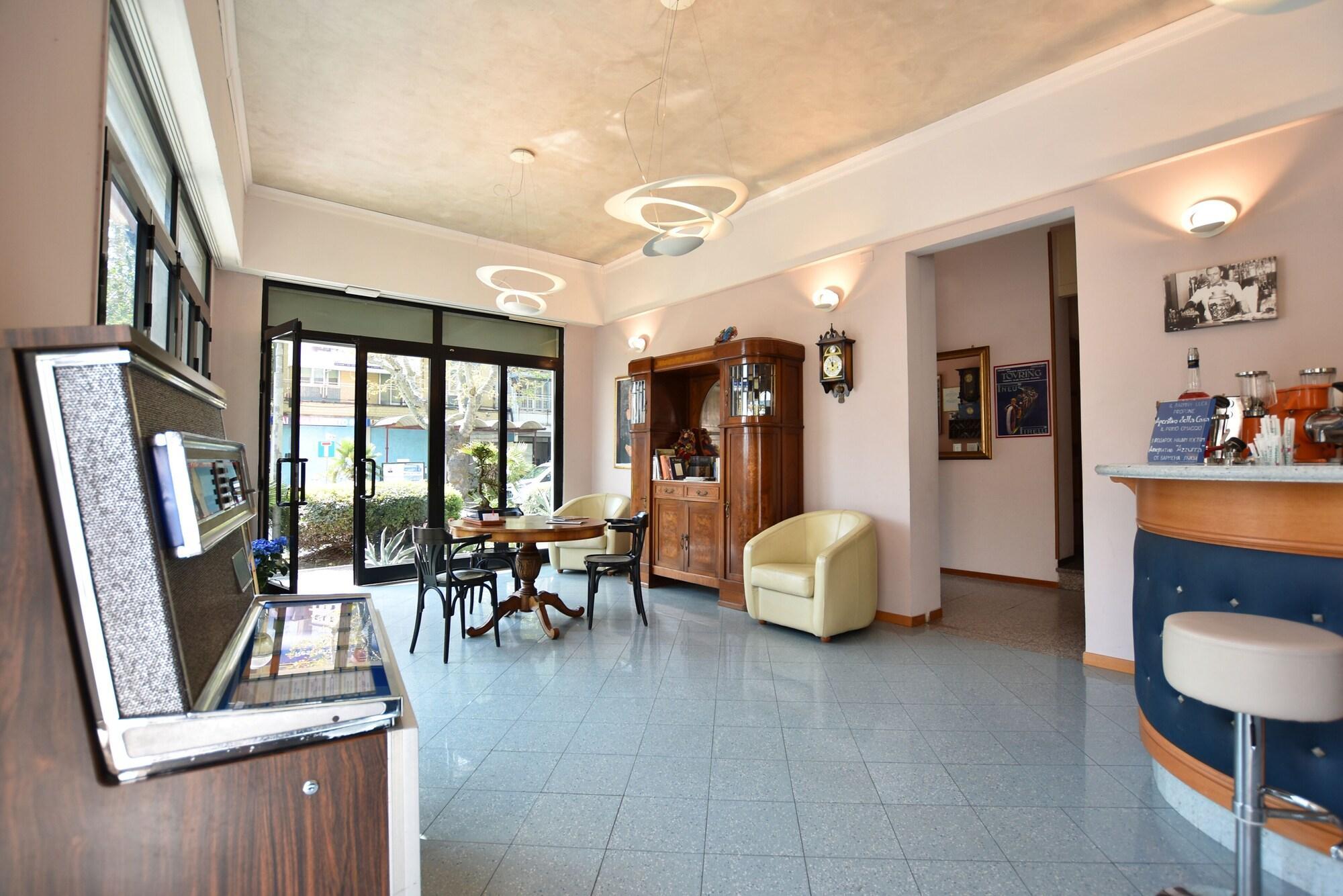 Bar/Salón Hotel Azzurra