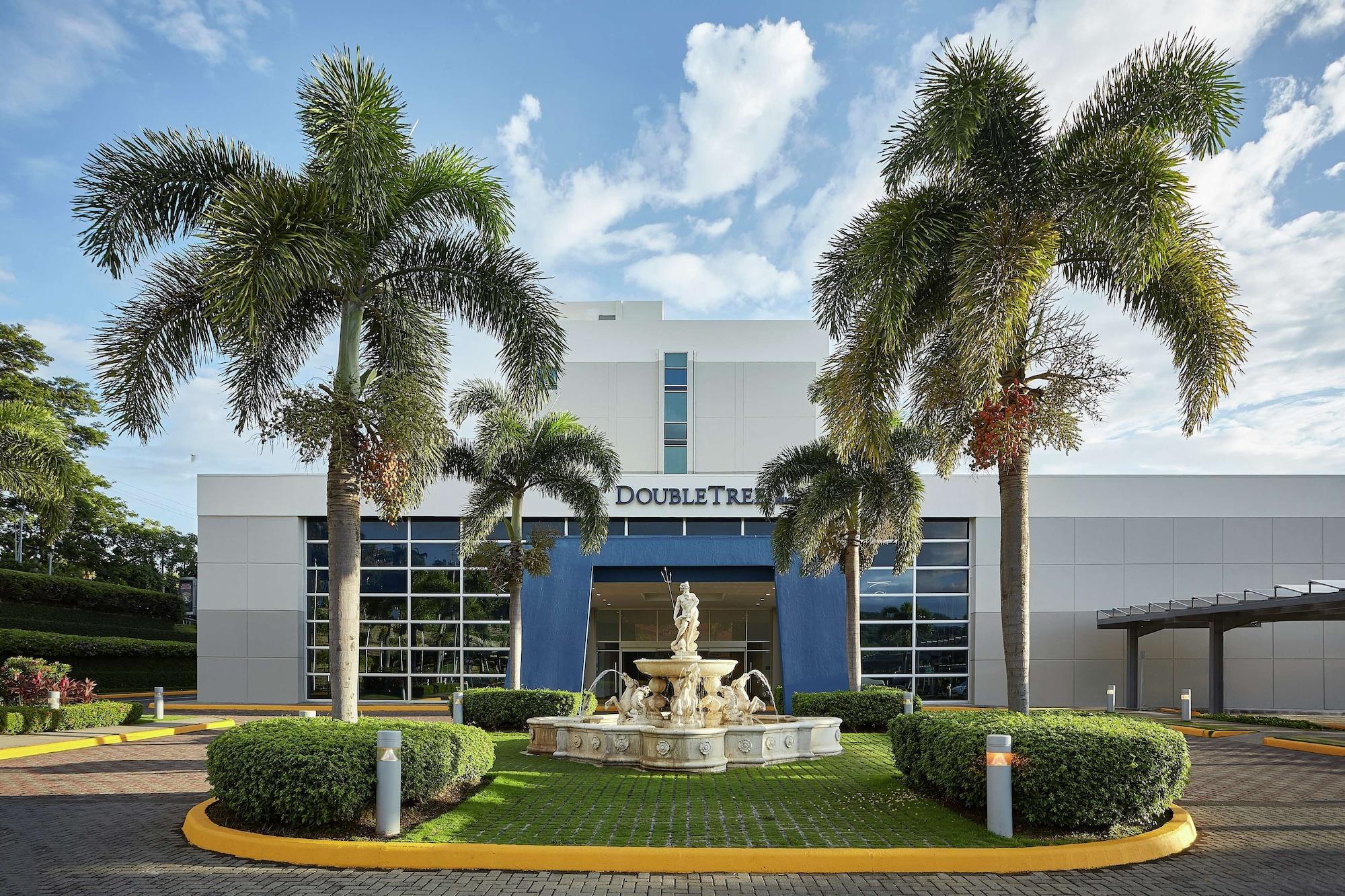 Vista Exterior DoubleTree by Hilton Managua