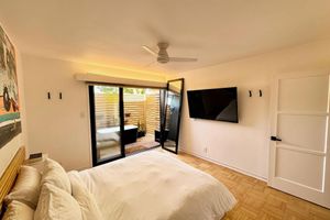 Alquiler Vacacional - Rad Stay Mar Vista. Open concept two bedroom house with large private yard.