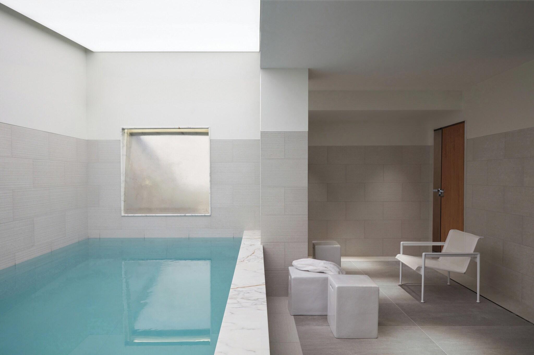 Vista Piscina La Villa Saint Germain des Prés