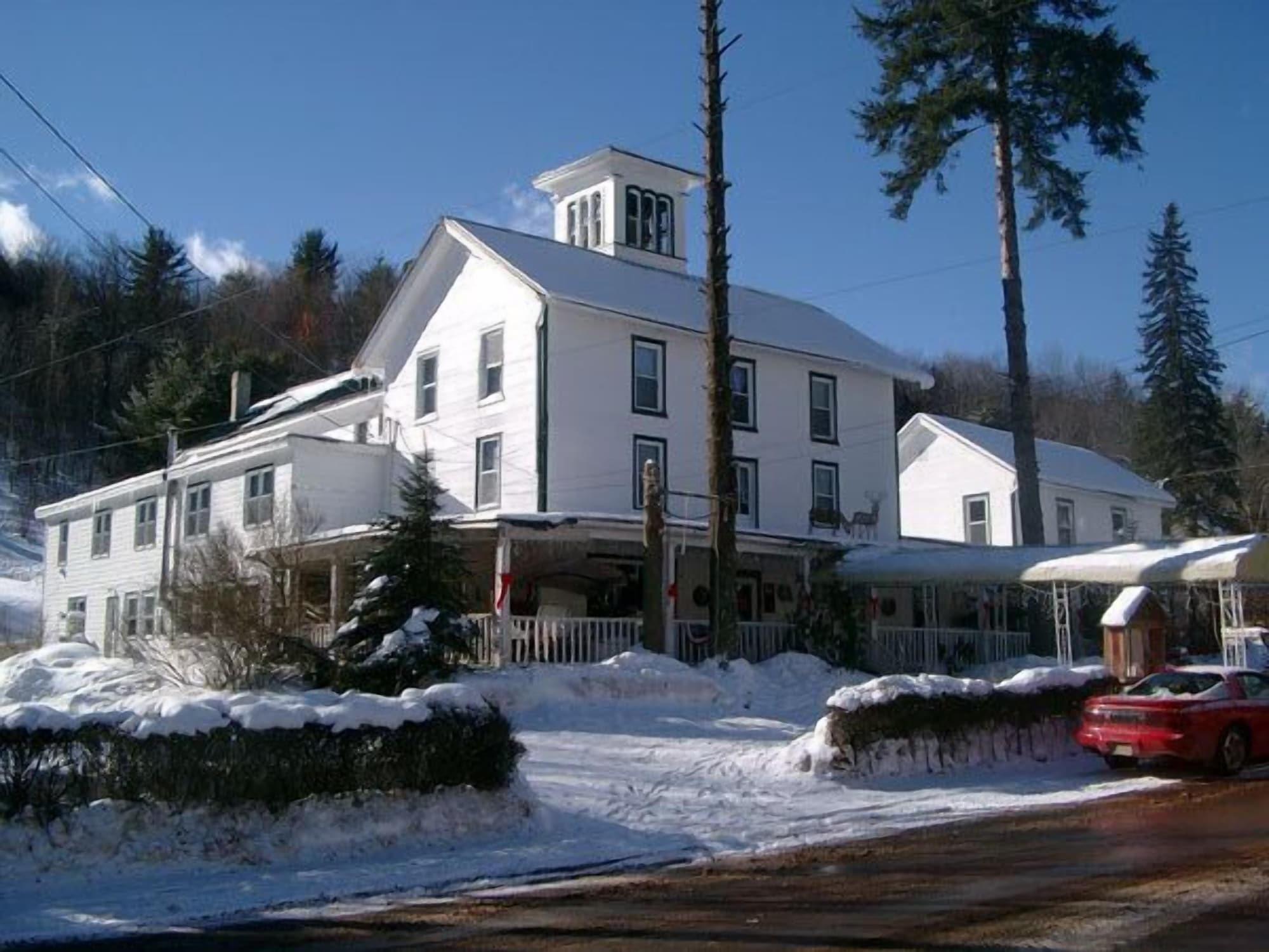Varios Colonial inn