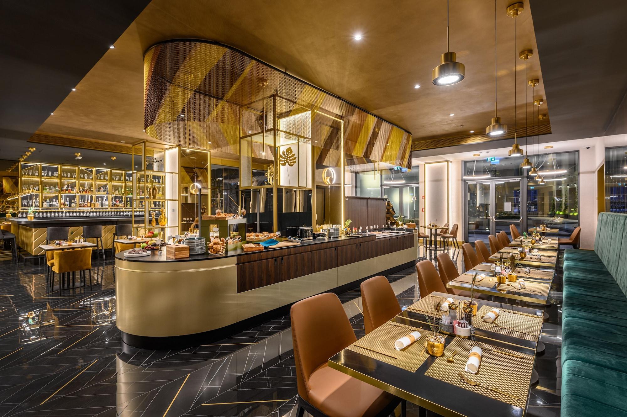 Restaurant Emerald Downtown Suites