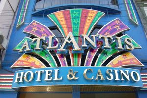 Alojamiento - Atlantis Hotel & Casino Iquitos