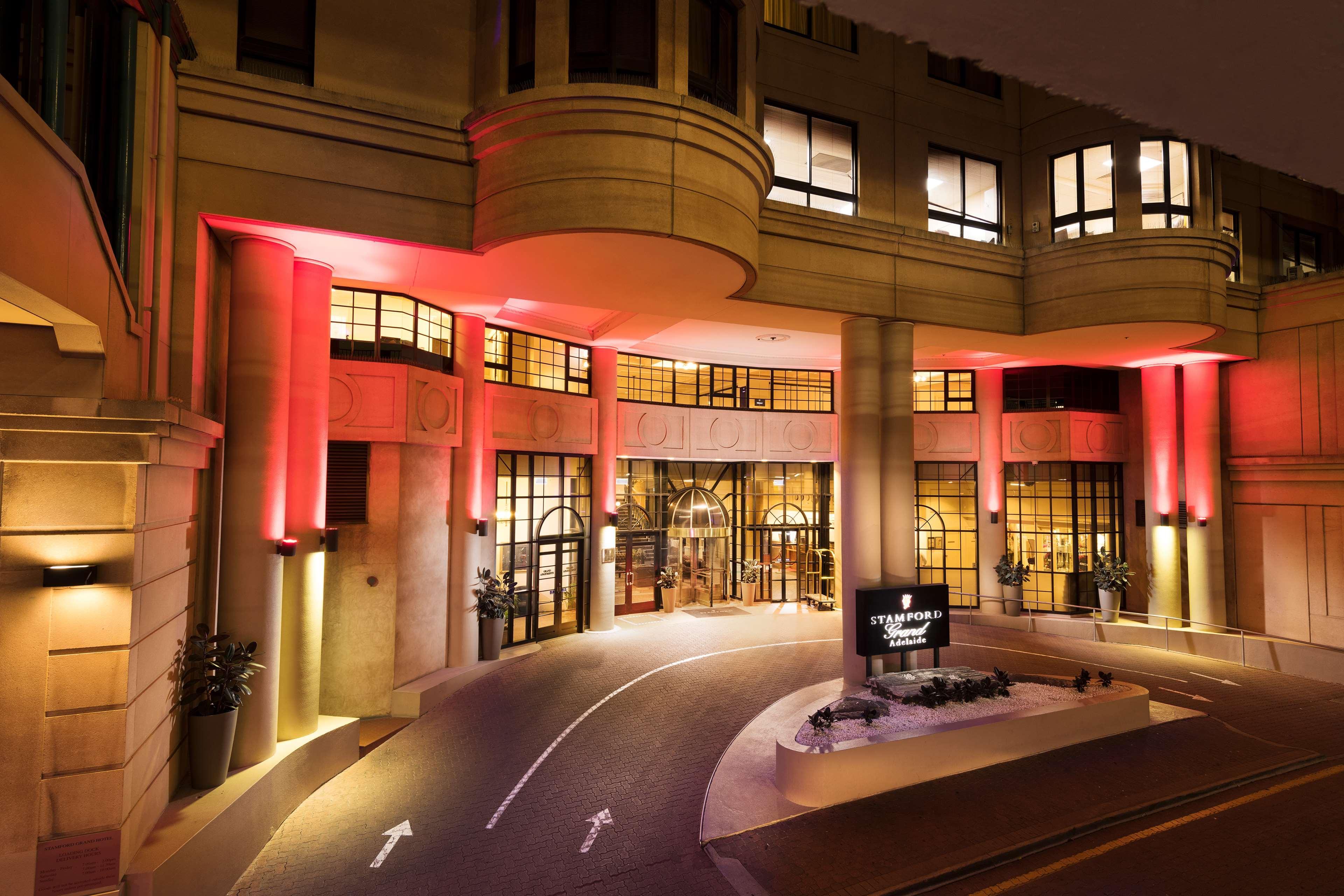 Vista Exterior Stamford Grand Adelaide