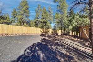 Alquiler Vacacional - 2 Mi to Show Low Lake: Scenic Cabin w/ Balcony