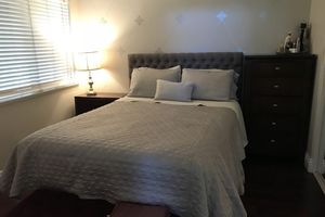 Alquiler Vacacional - Elegant home away from home Fully upgraded 4 + 3 + Loft So Orange County