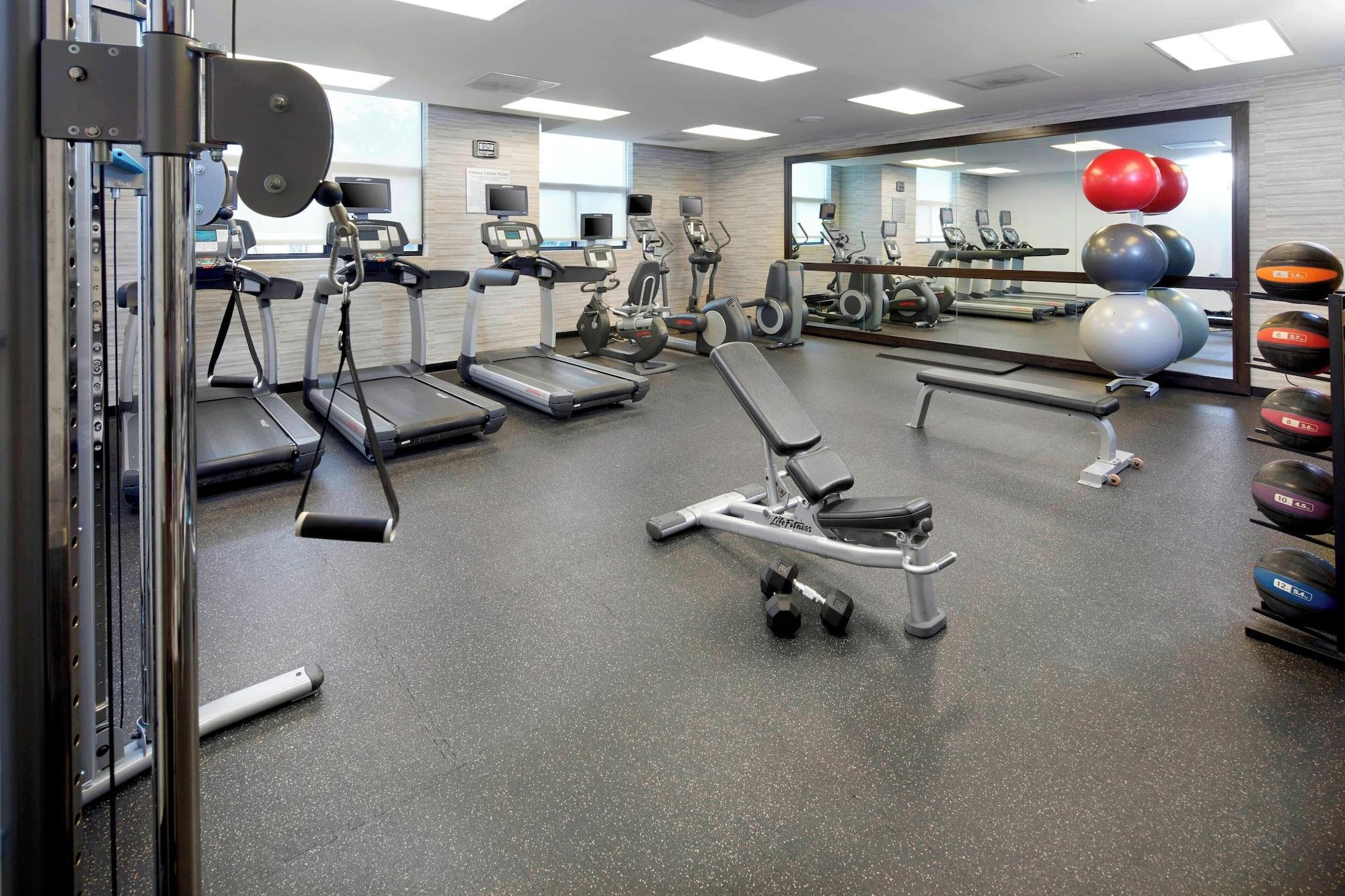 Gimnasio Courtyard by Marriott San Antonio Six Flags at The Rim