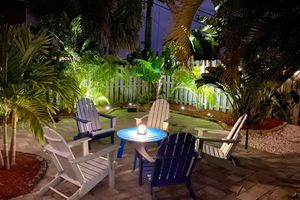 Alquiler Vacacional - Blissful Beach Home, 2 Bd 3 Ba 2 min walk to beach, garage, fenced yard.