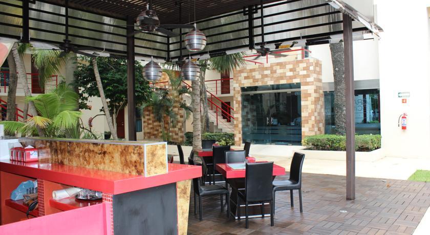 Bar/Salón Grand City Hotel Cancun - Near Market 28