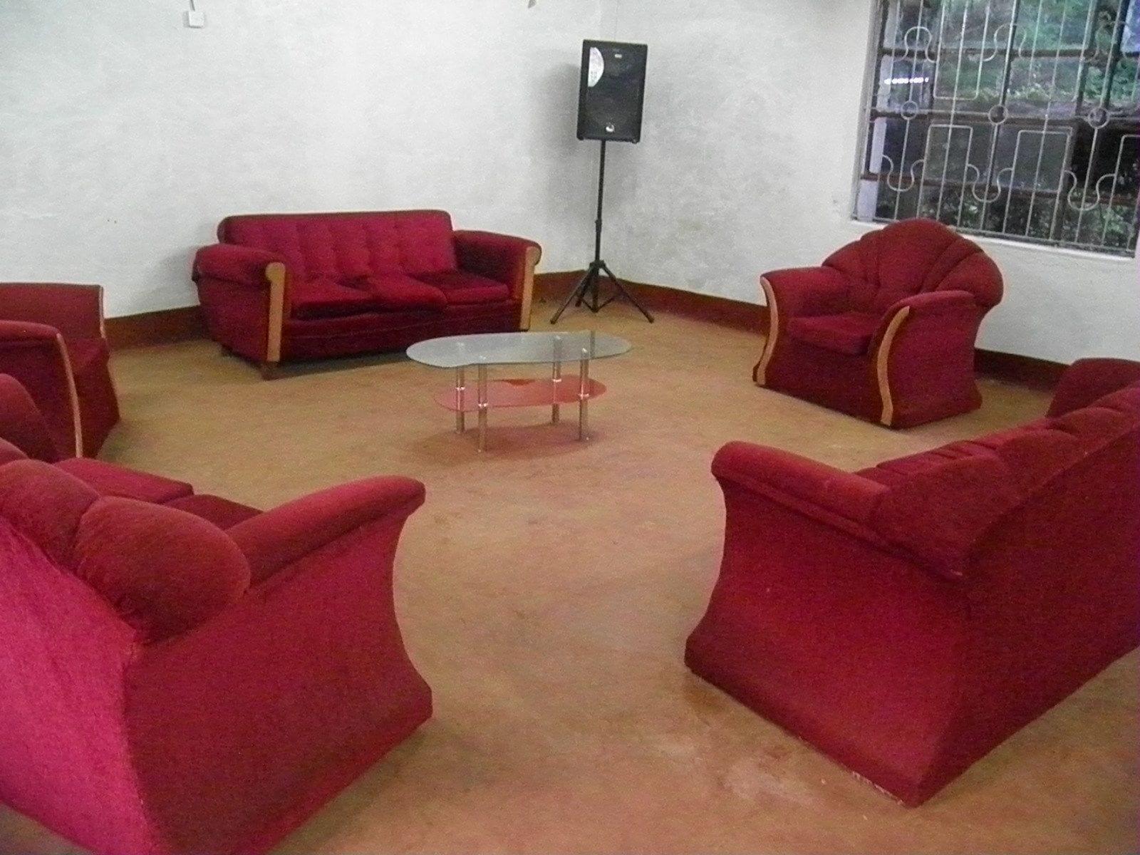 Sala de Reuniones Imani Radio & TV Ministries