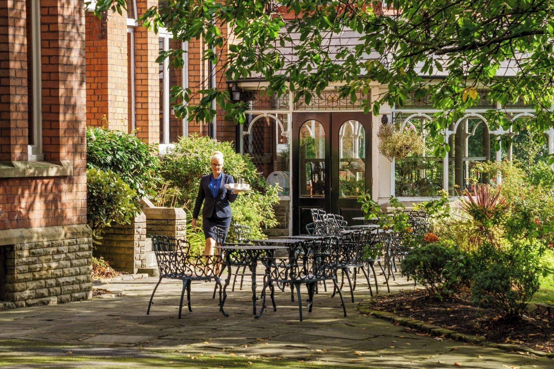 Vista Exterior Macdonald Kilhey Court