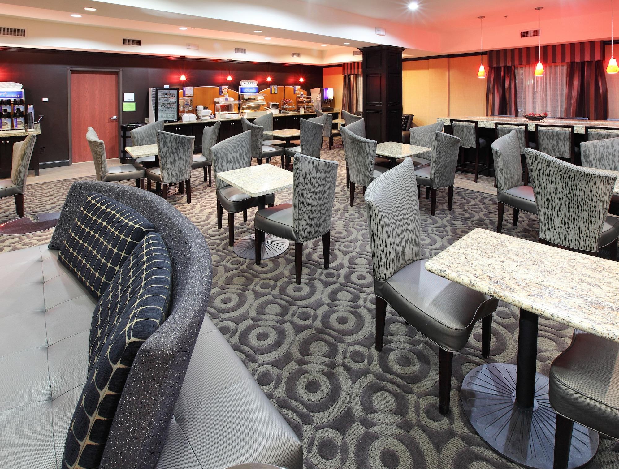 Restaurant Holiday Inn Express & Suites Paris, Texas by IHG