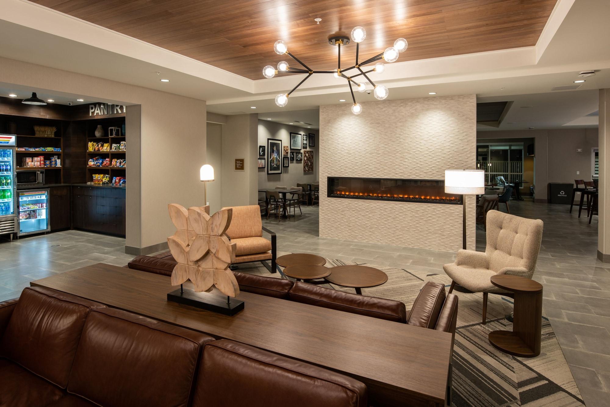 Vista Lobby Four Points by Sheraton Albany