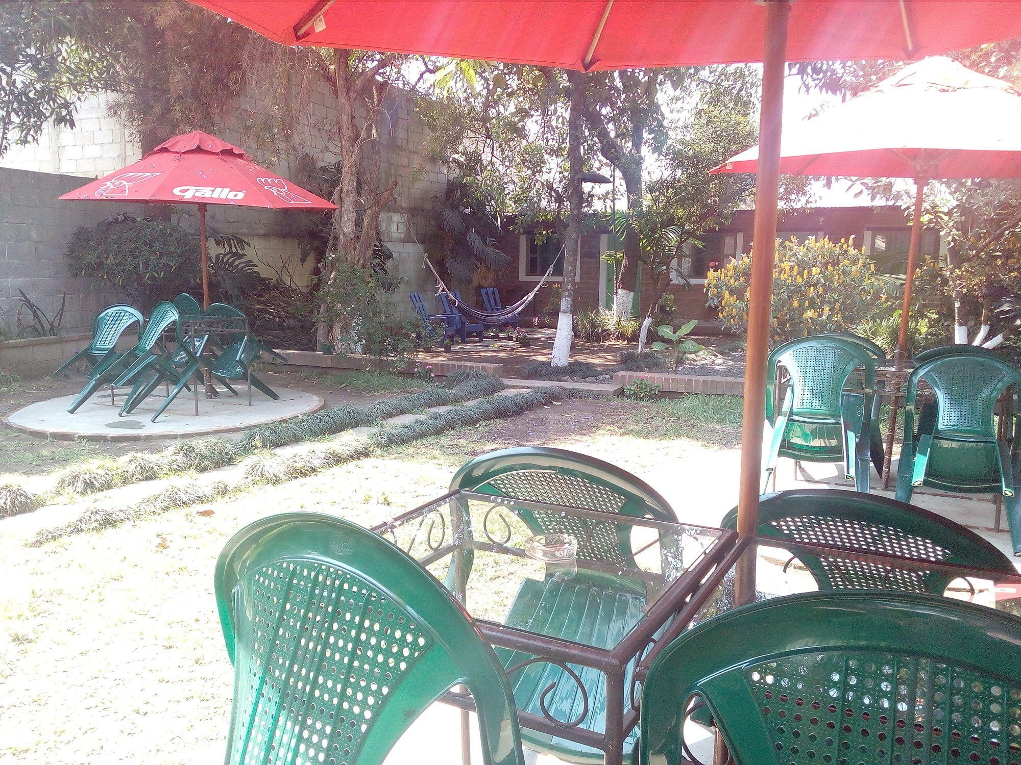 Hotel Hostel y Restaurante Casa Jacaranda