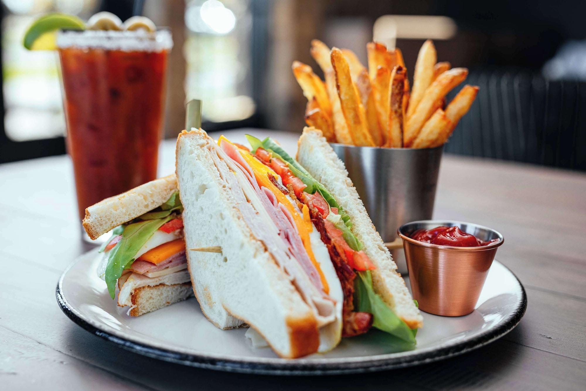 Restaurant Cloudland at McLemore Resort Lookout Mountain, Curio by Hilton
