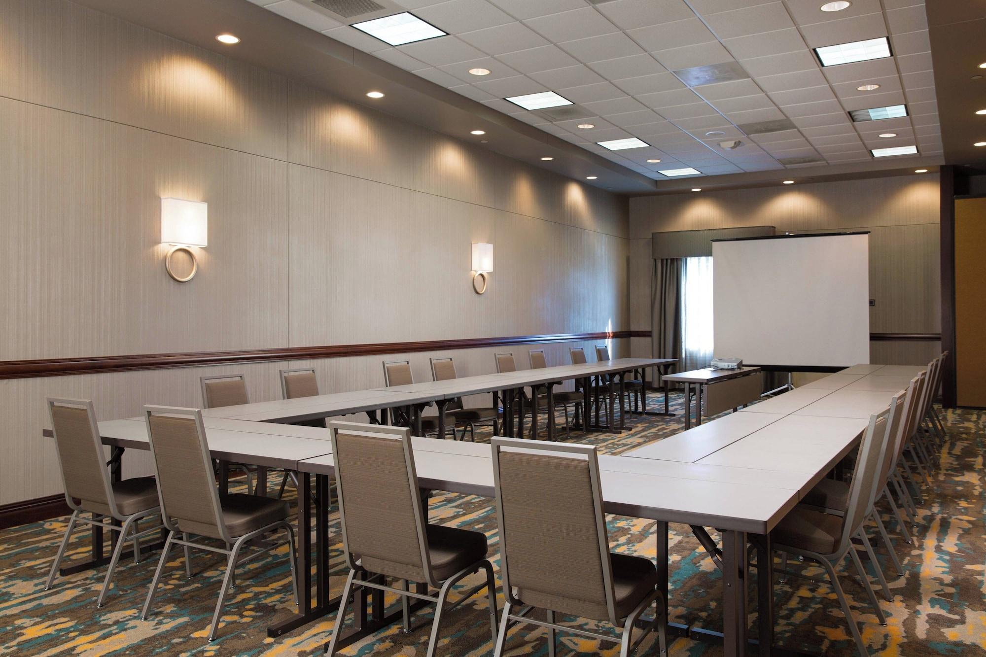 Sala de Reuniones Residence Inn by Marriott Kansas City Airport