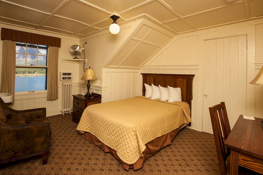 Many Glacier Hotel by null