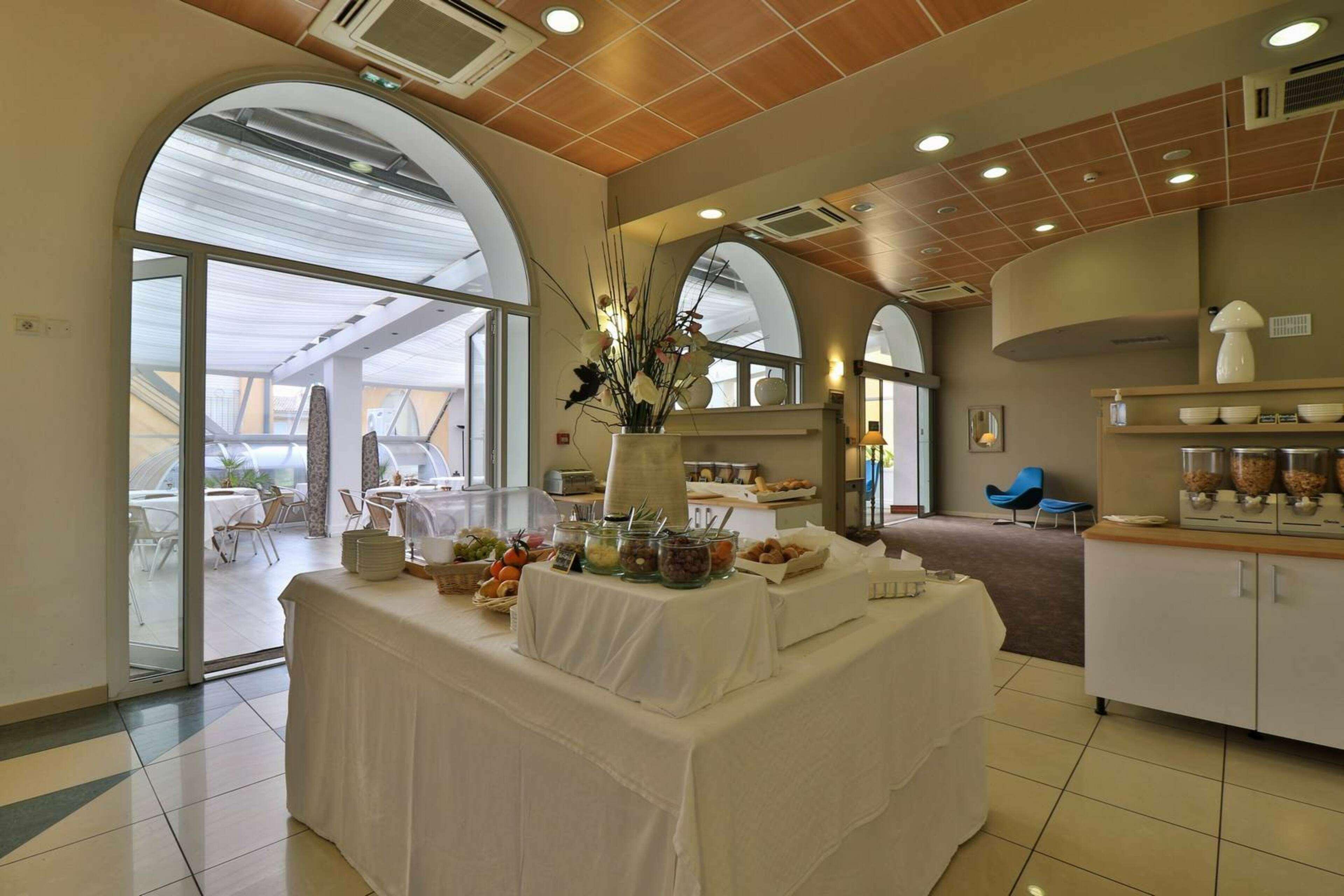 Restaurant Best Western Plus Soleil Et Jardin