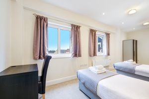 Alquiler Vacacional - 360 MH Victoria Hse 04 -Luxury 3 Bedroom Apt. 04 with Parking