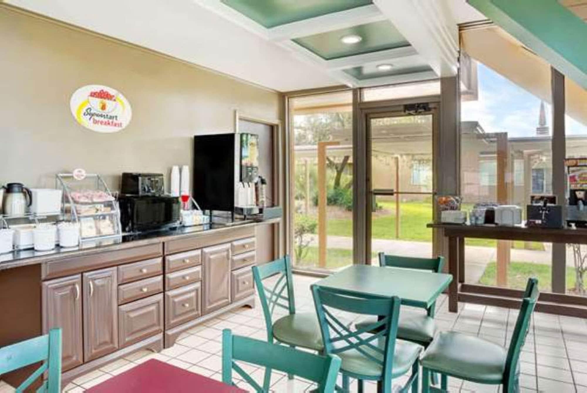 Restaurant Super 8 by Wyndham St. Augustine