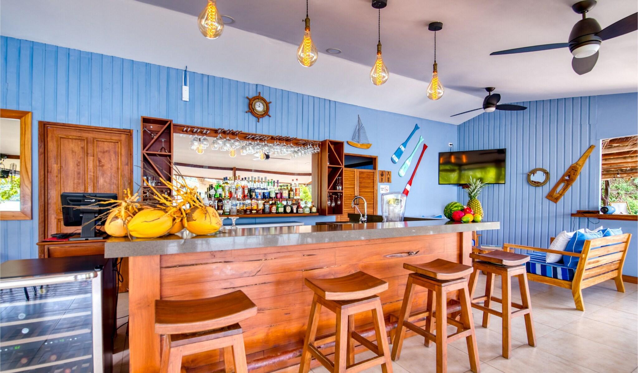 Bar/Salón Isla Chiquita Gampling