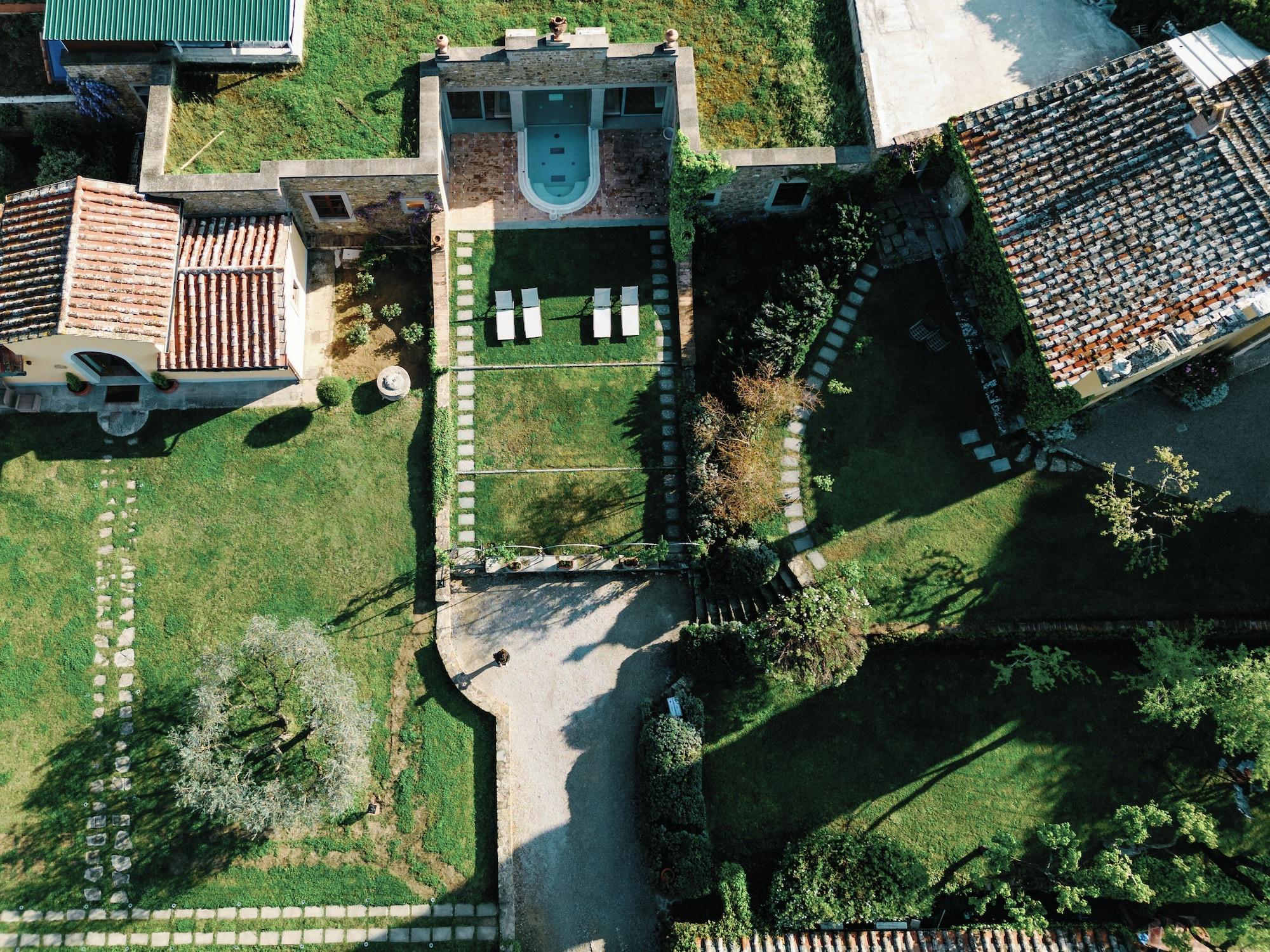 Vista Exterior Il Falconiere - Relais e Chateaux
