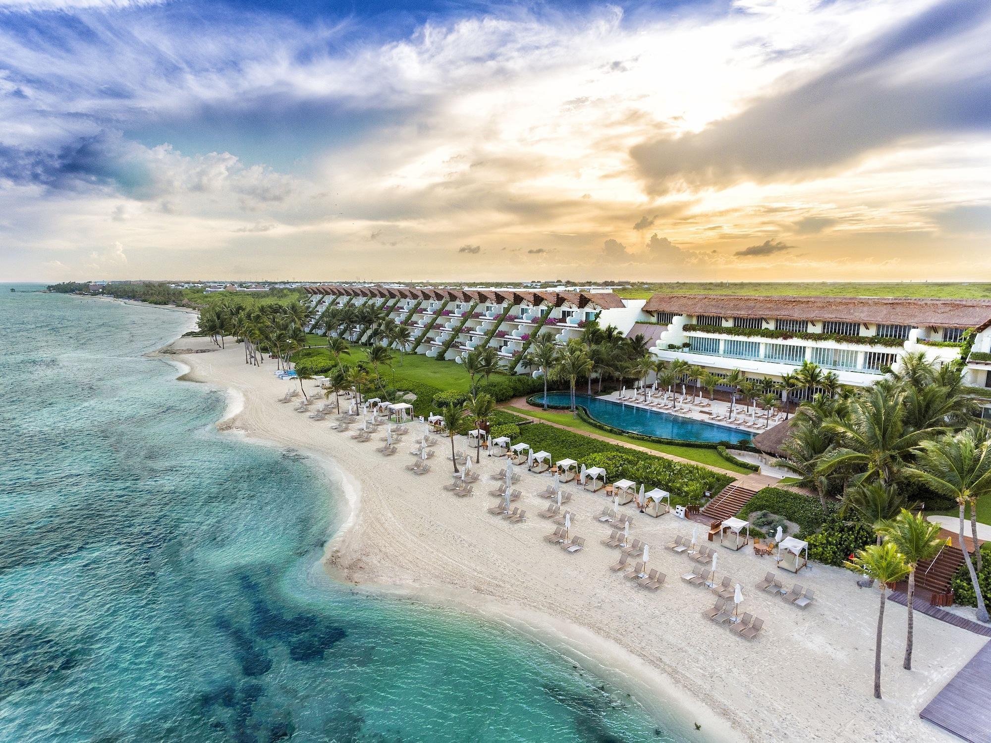 Vista Exterior Ambassador at Grand Velas All Inclusive