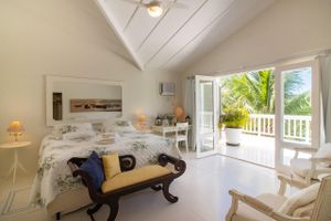 Vacation Rental - Harmoniosa Mansão com Sete Suítes a 3 min da Praia da Ferradura por Luxury Rentals