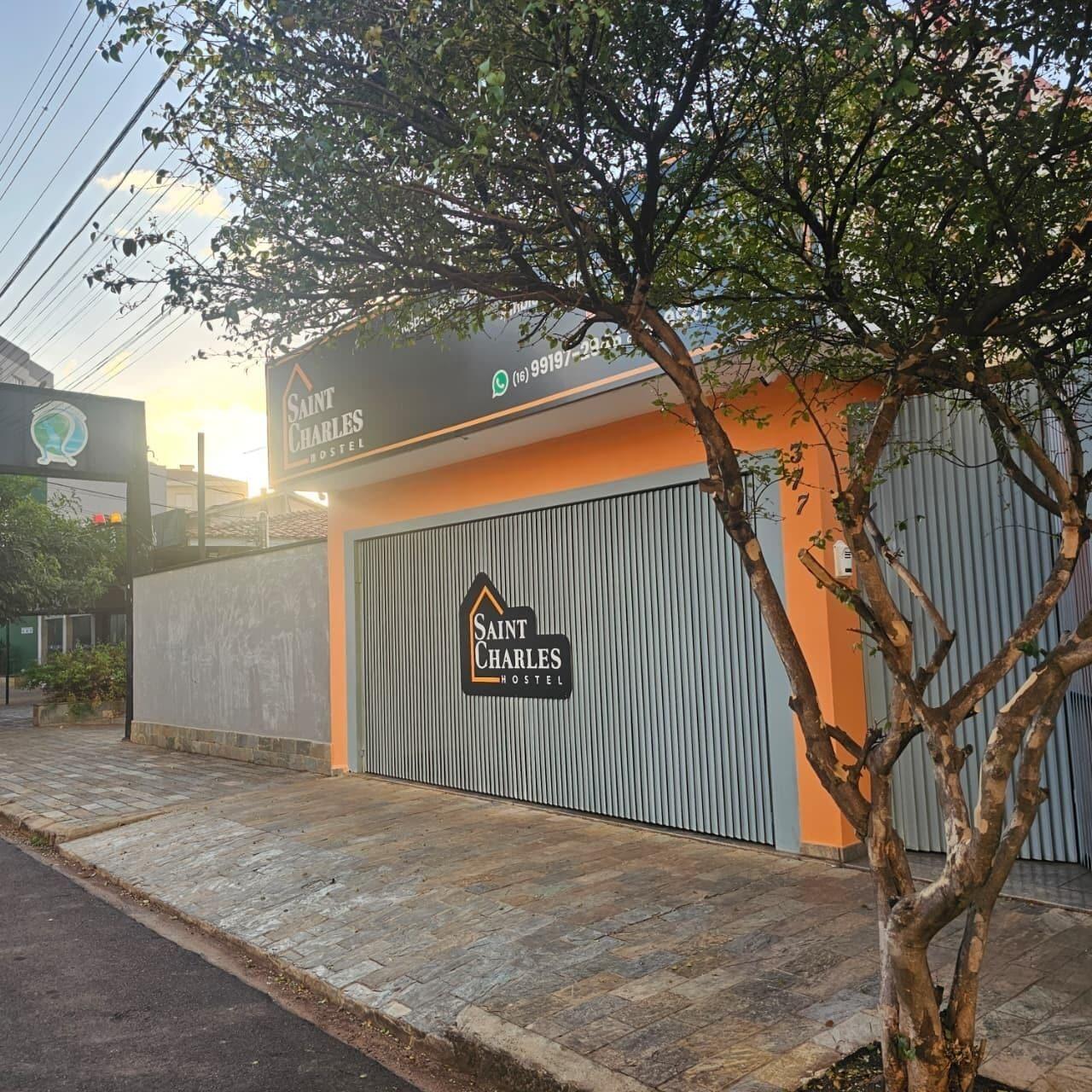 Vista Exterior Saint Charles Hostel