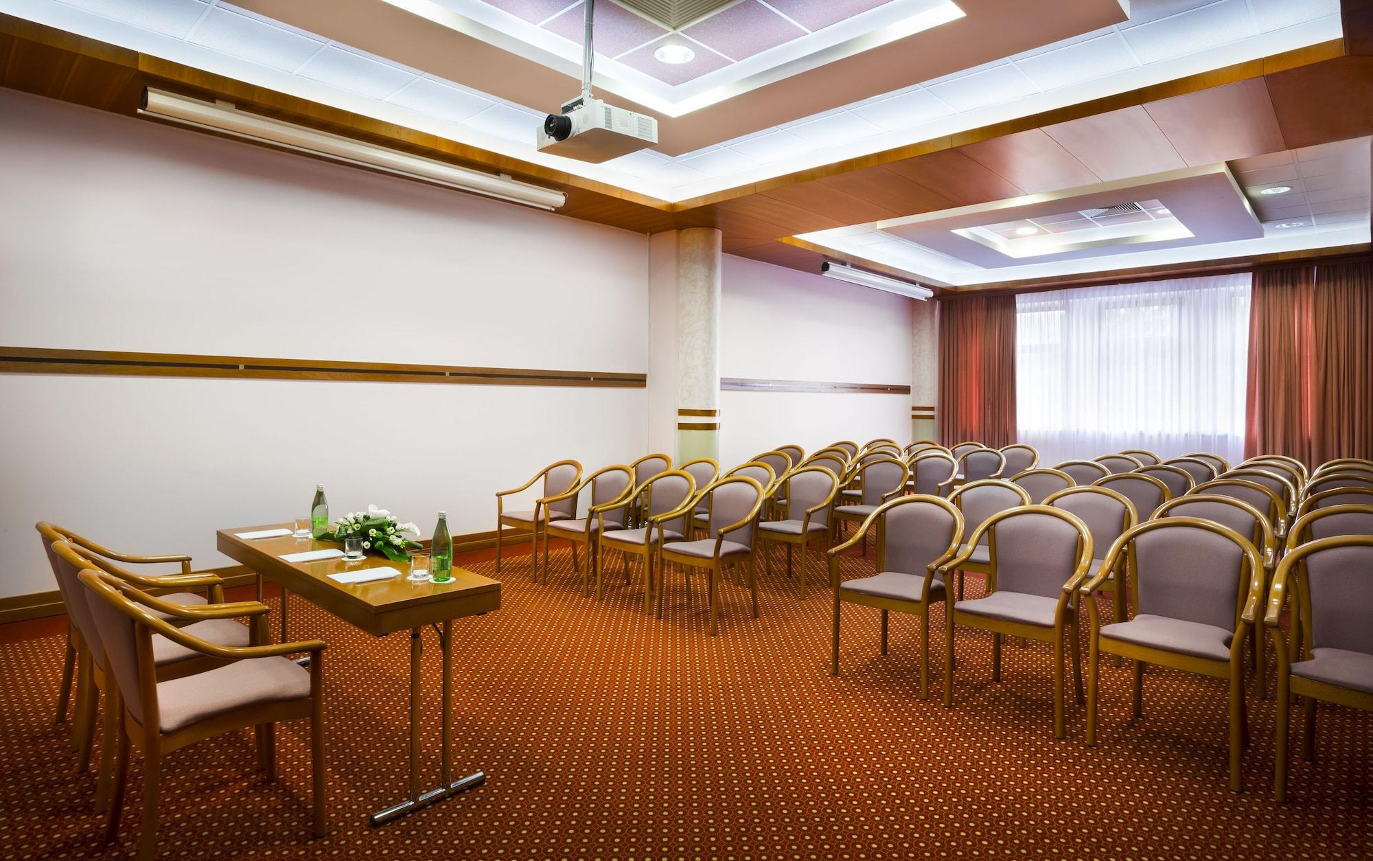 Sala de Reuniones Remisens Hotel LUCIJA