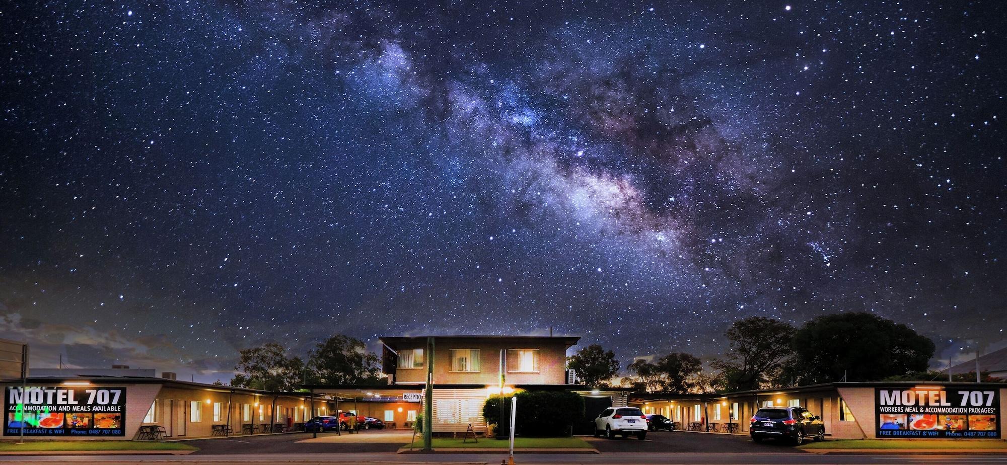 Varios Motel 707