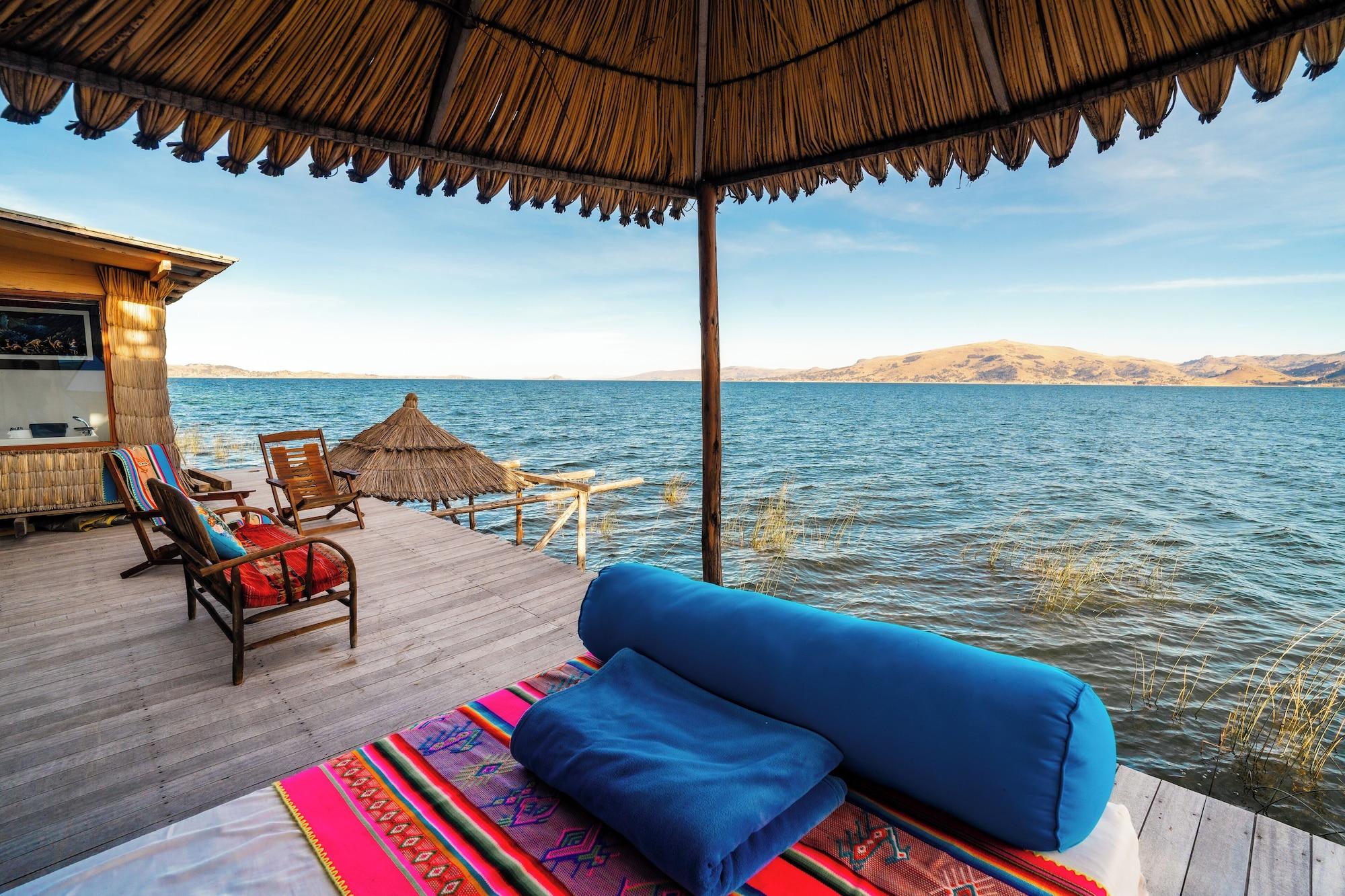 Vista Exterior Uros LodgeTiticaca Peru