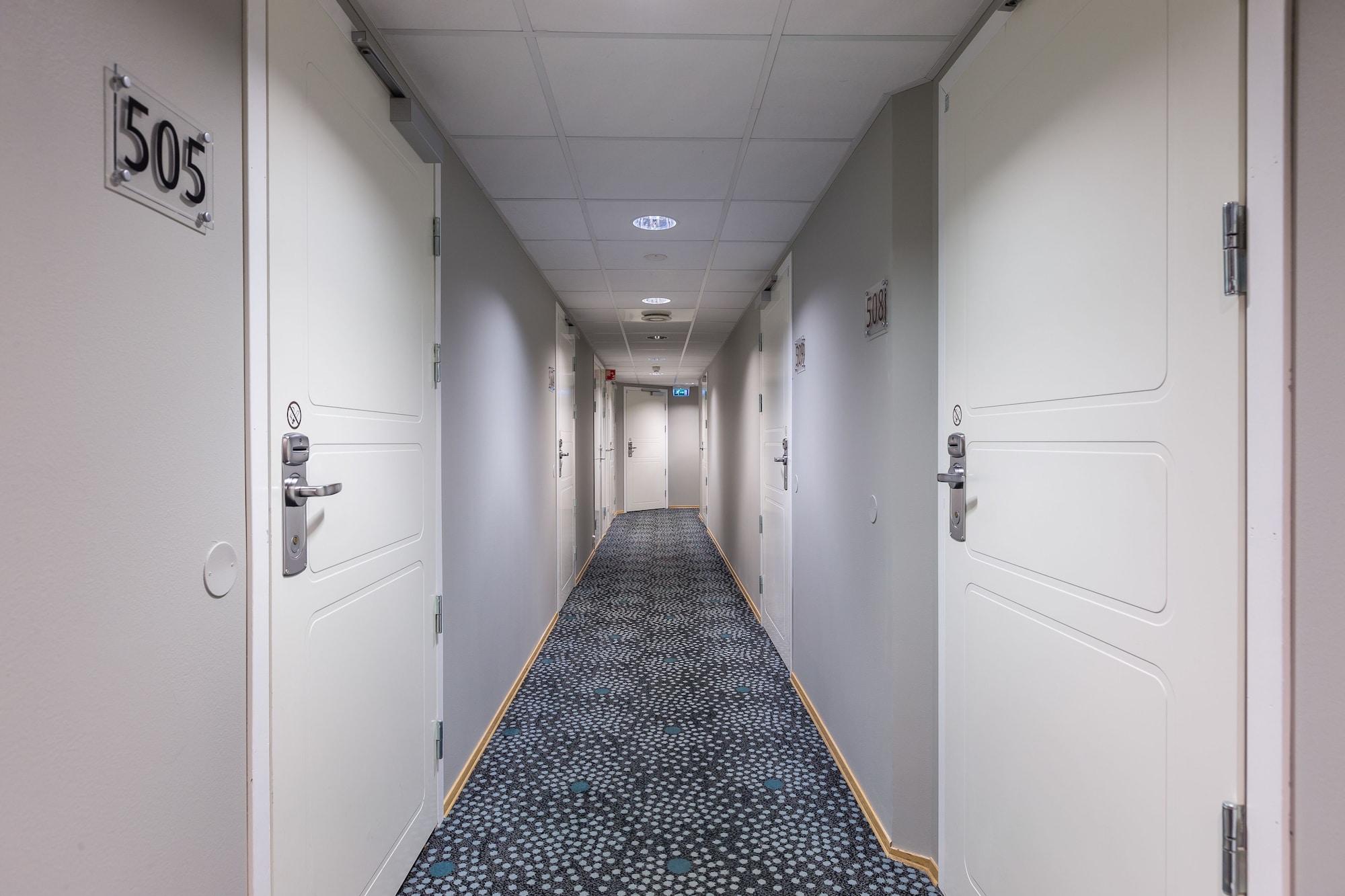 Varios Enter City Apartment Hotel