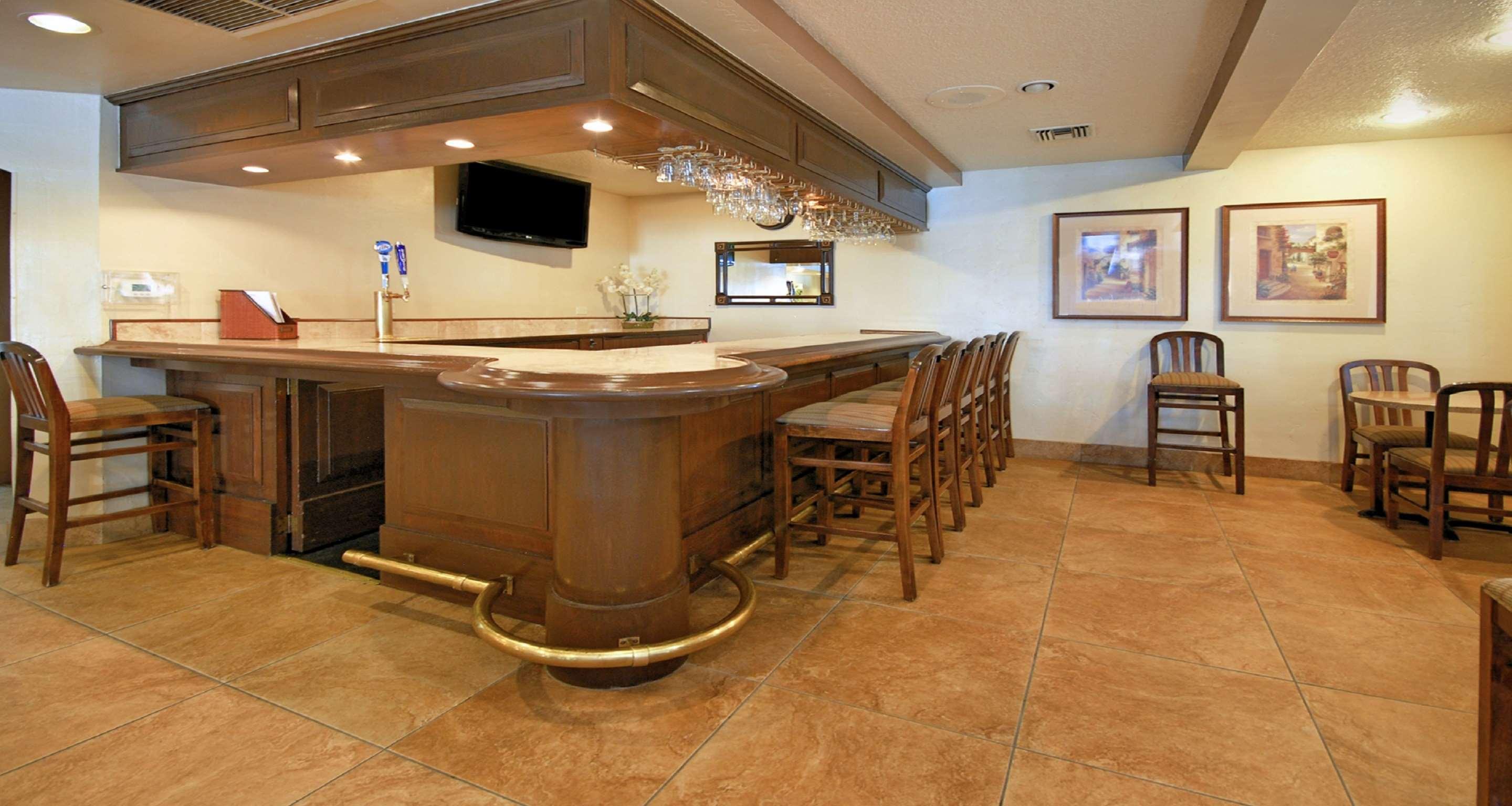 Bar/Salón Best Western San Dimas Hotel & Suites