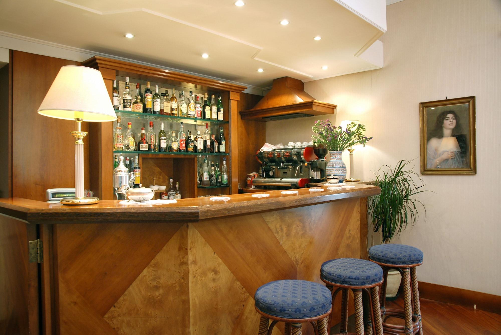 Bar/Salón Hotel Moderno