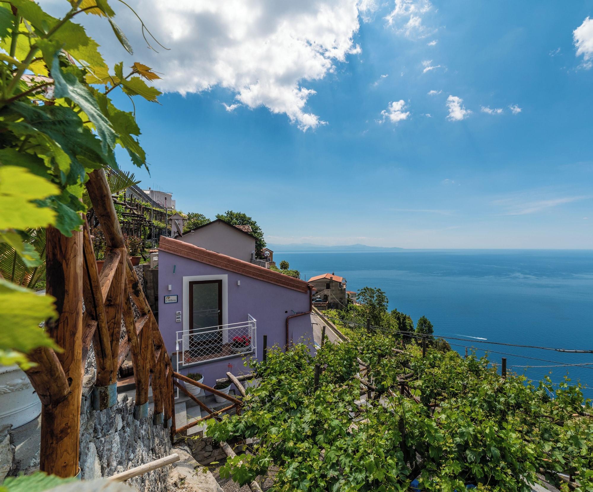 Varios Albergo Diffuso Bacco Furore