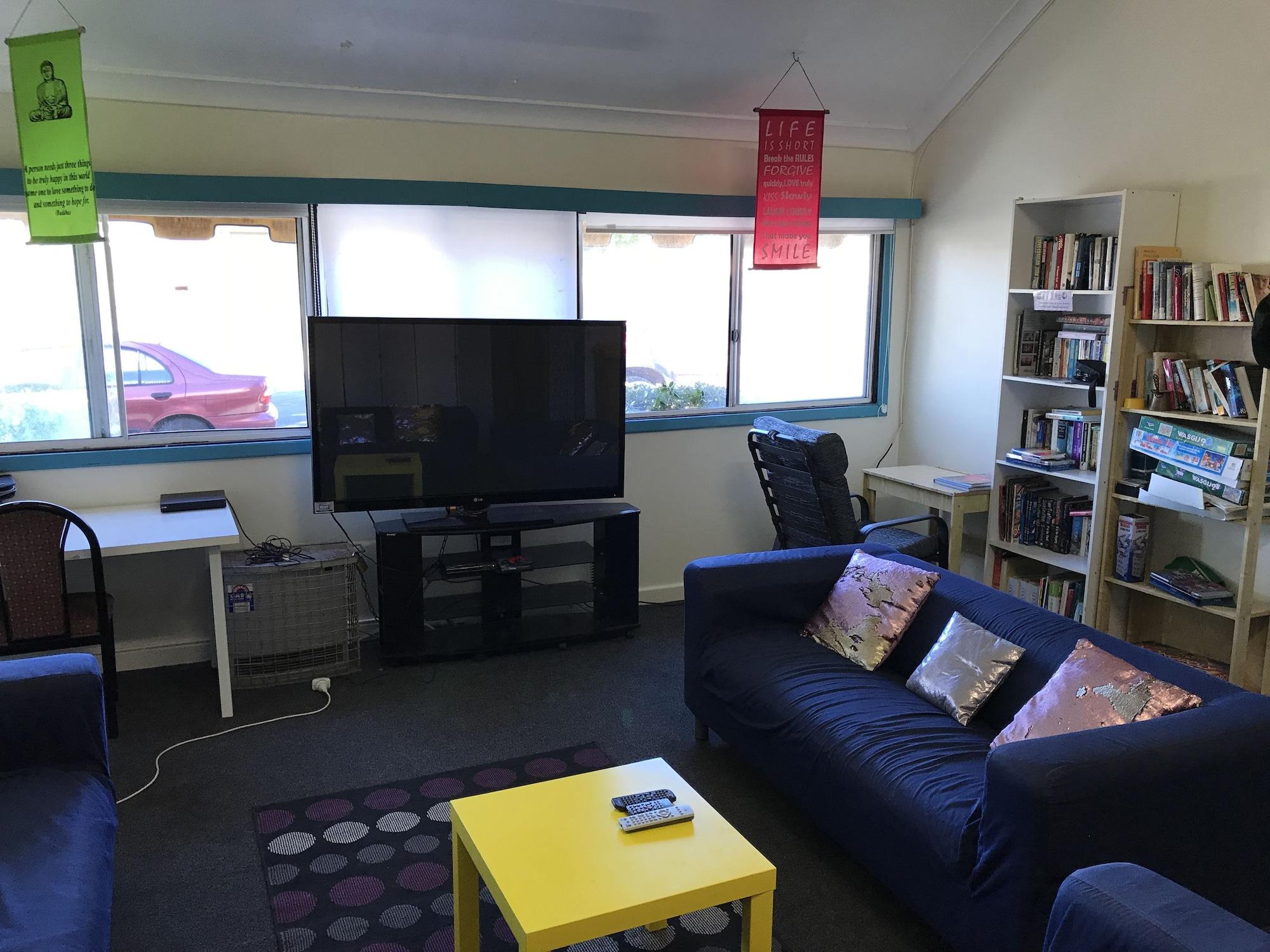 Bar/Salón Wander Inn – Bunbury Backpackers