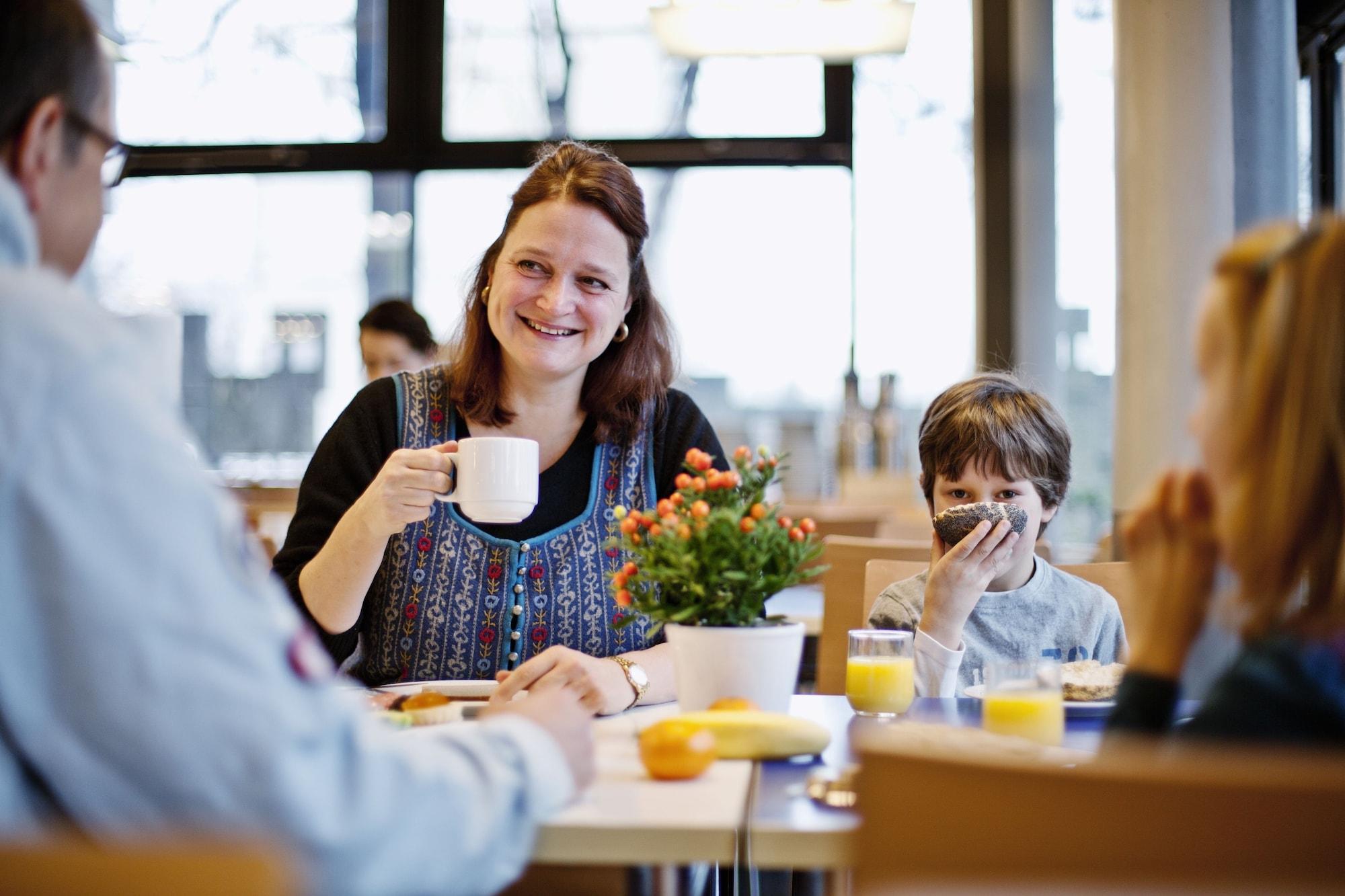 Restaurant martas Gästehäuser Hauptbahnhof Berlin - Hostel