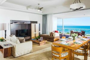 Stunning Two Bedroom Beach residence with Golf Package