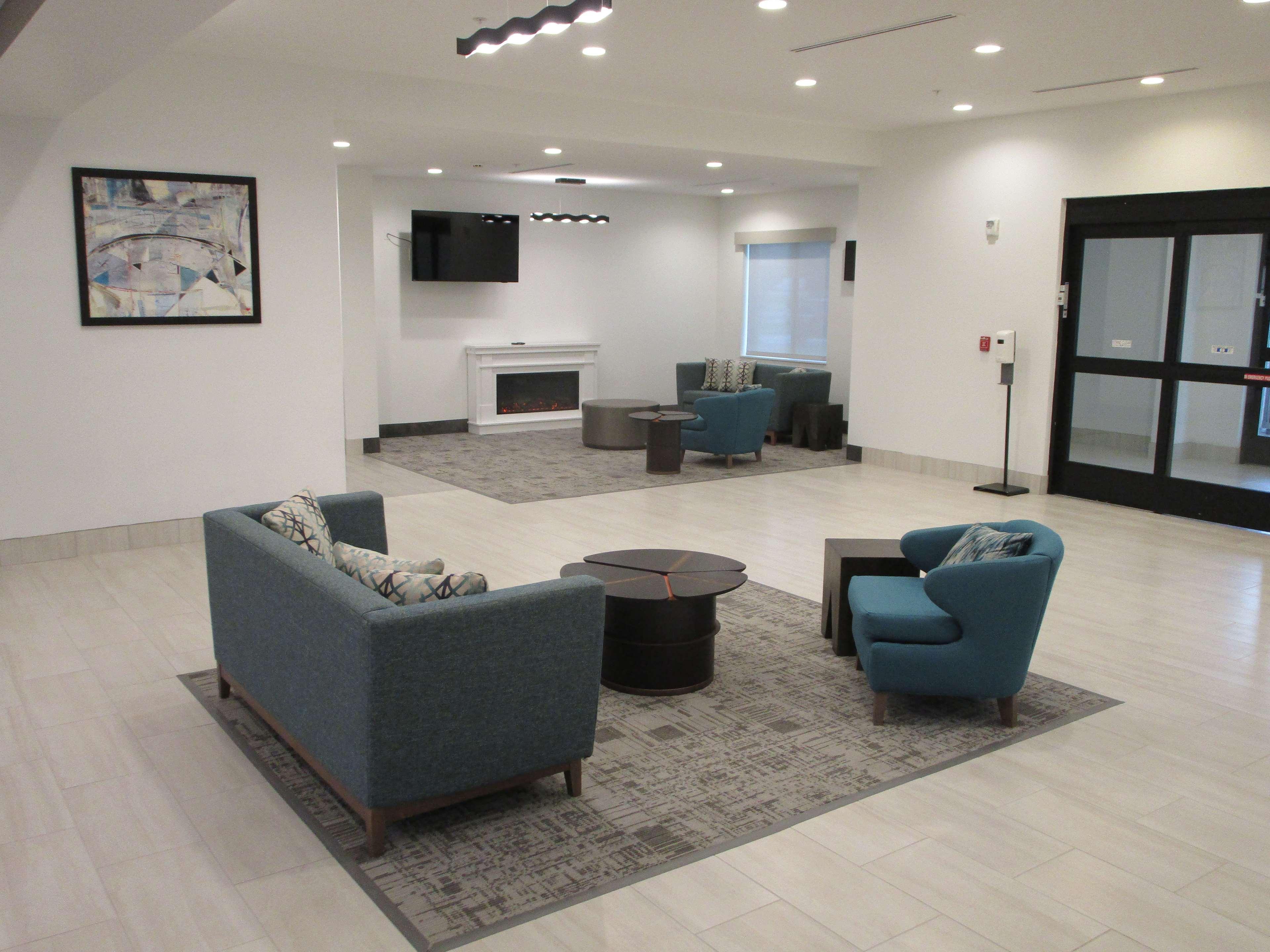 Vista Lobby Best Western Plus Bonham