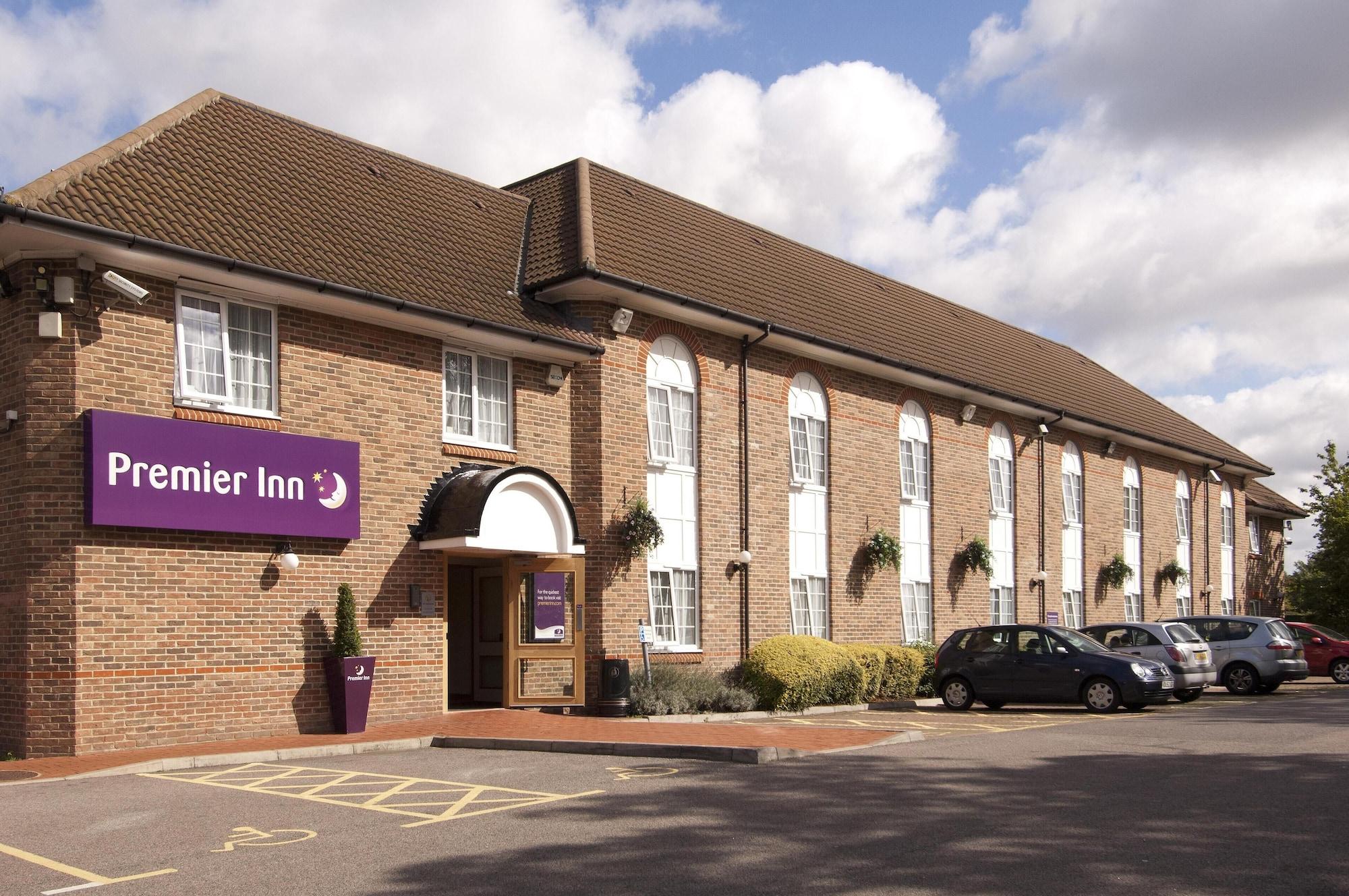 Vista Exterior Premier Inn London Greenford