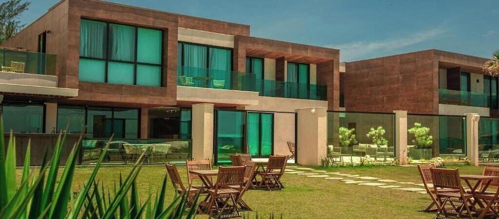 Varios Marino Beach Hotel