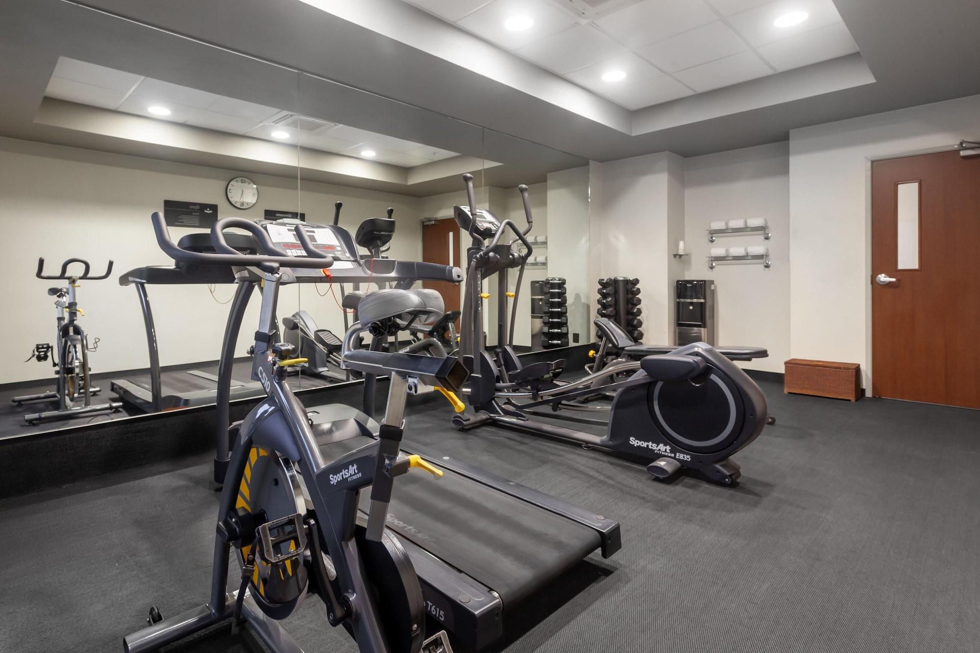 Gimnasio City Express by Marriott Celaya Galerias
