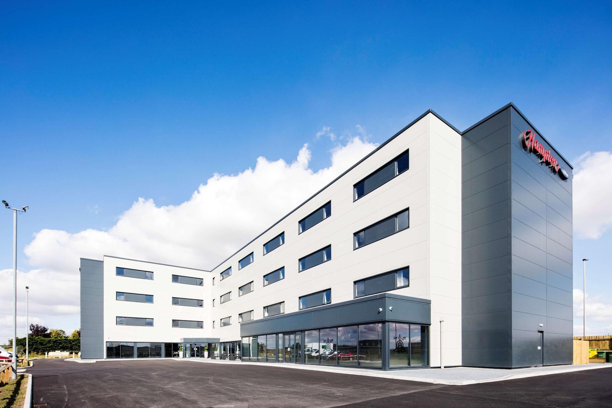 Vista Exterior Hampton by Hilton Humberside Airport